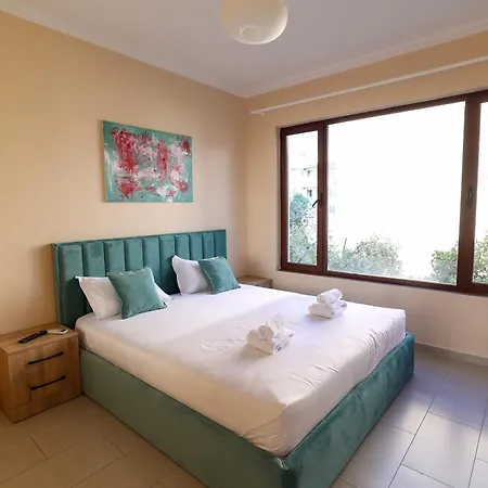 Private With Garden And Comfort - Close To Center