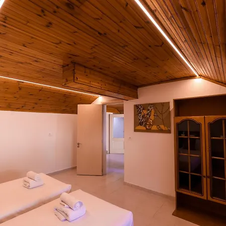 Private With Garden And Comfort - Close To Center *