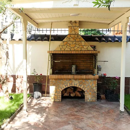 Willa Private With Garden And Comfort - Close To Center Tirana