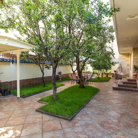 Private With Garden And Comfort - Close To Center Willa Tirana