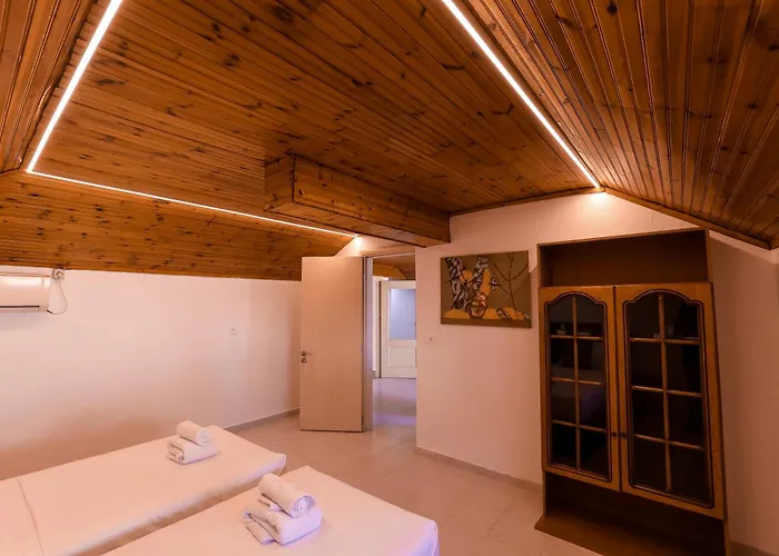 Private With Garden And Comfort - Close To Center *