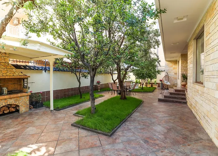 Private With Garden And Comfort - Close To Center Vila Tirana