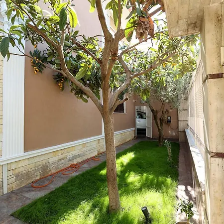 Villa Private With Garden And Comfort - Close To Center
