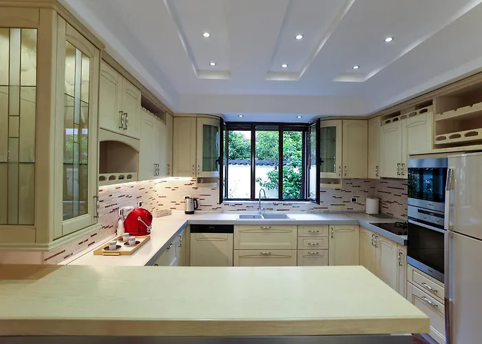 Villa Private With Garden And Comfort - Close To Center