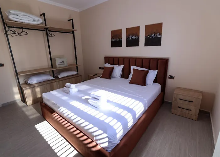 Private With Garden And Comfort - Close To Center 地拉那