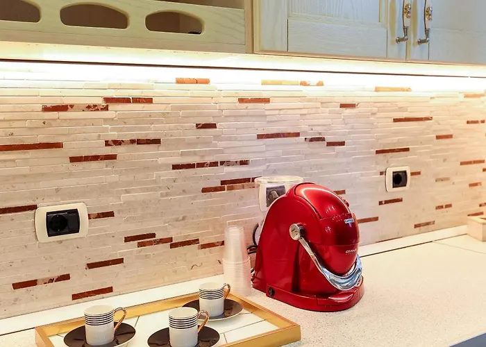 Private With Garden And Comfort - Close To Center 地拉那