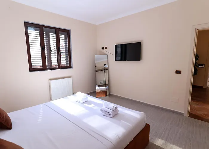 Private With Garden And Comfort - Close To Center 别墅 地拉那